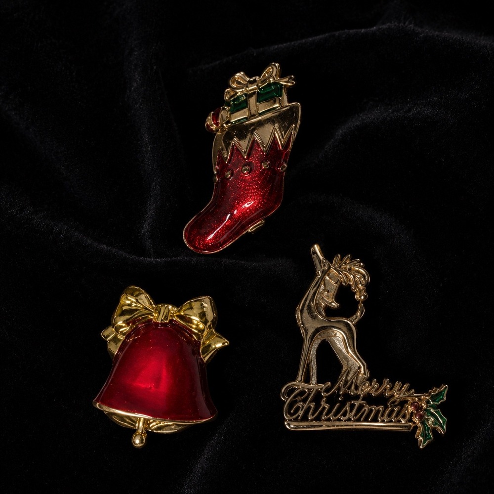 Brooch Set Women Red Gold Excellent Christmas Stocking Bell Reindeer Holiday Pin